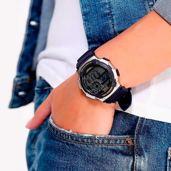 Casio AE-1000W-2AVDF