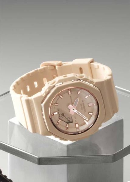 Casio GMA-P2110-4ADR